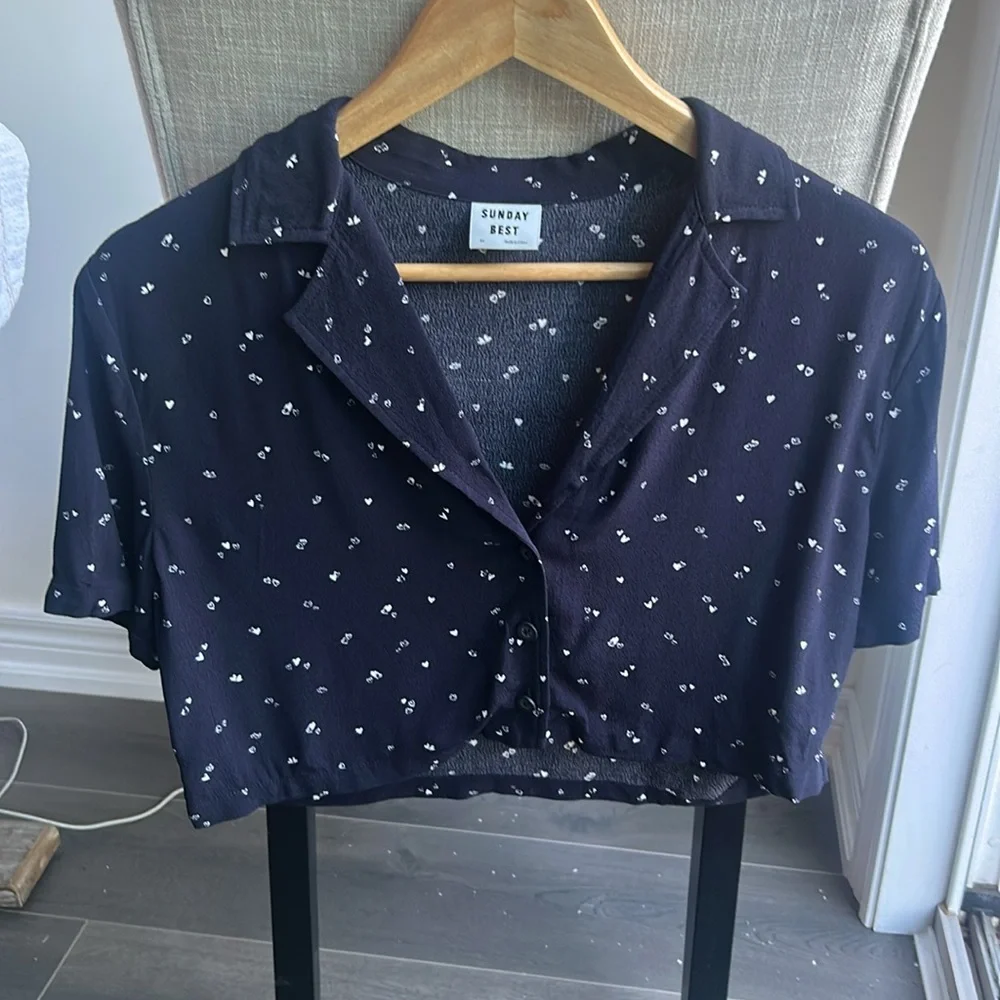 Sunday Best Navy Blue Heart Print Short Sleeves Cropped Top - Picture 7 of 16